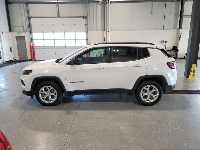 Used 2024 Jeep Compass Latitude AWD/4WD image 4
