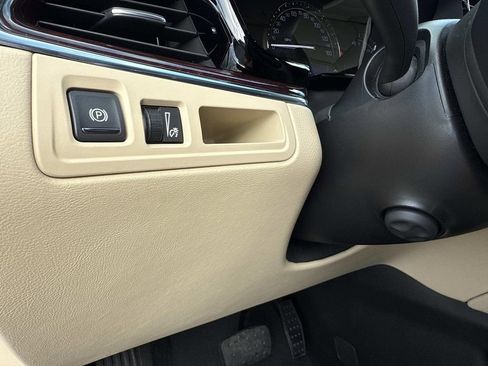 Used 2019 Cadillac XT5 Luxury image 31