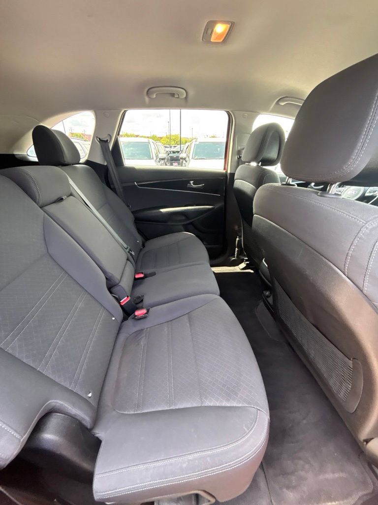 Used 2016 Kia Sorento FWD w/ LX Convenience Package image 21
