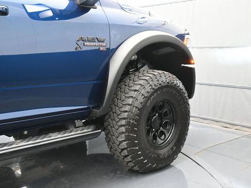 Used 2023 RAM 2500 Laramie w/ Night Edition image 46