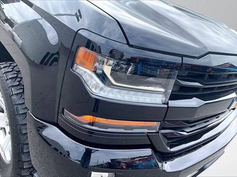 Used 2018 Chevrolet Silverado 1500 LT w/ True North Edition AWD/4WD image 29