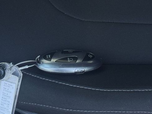 Used 2025 Hyundai Elantra SEL image 22