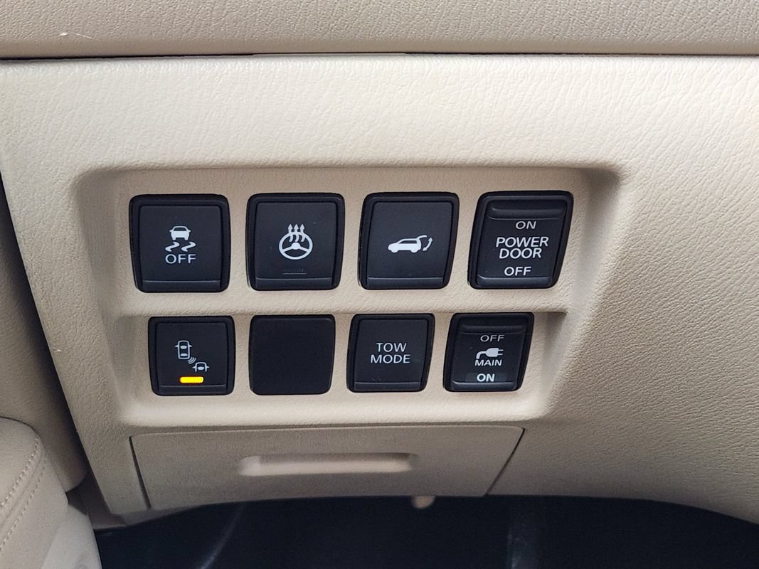 Used 2017 Nissan Pathfinder Platinum AWD/4WD image 25