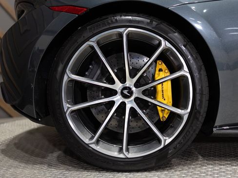 Used 2019 McLaren 570S image 9