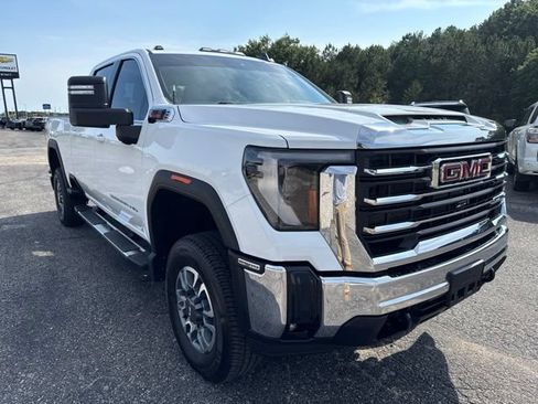 Used 2024 GMC Sierra 2500 SLE w/ SLE Value Package AWD/4WD image 3