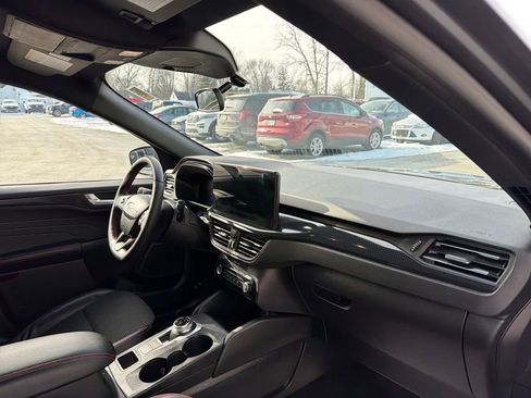 Used 2025 Ford Escape ST-Line w/ Equipment Group 301A image 16