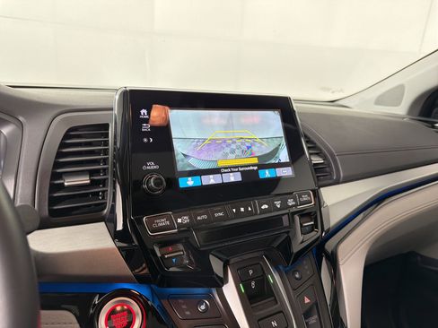 Certified 2023 Honda Odyssey Touring image 24