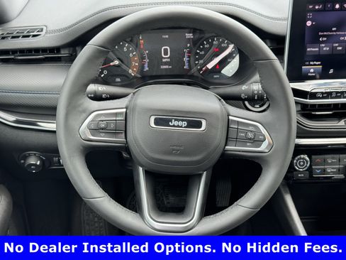 Used 2025 Jeep Compass Latitude w/ Convenience Group AWD/4WD image 12