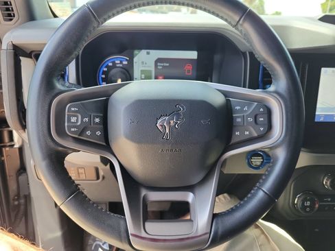 Used 2023 Ford Bronco Black Diamond AWD/4WD image 19