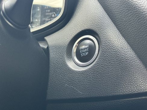 Used 2022 Toyota Corolla SE w/ SE Premium Package image 20