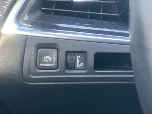 Certified 2024 Cadillac XT5 Premium Luxury FWD image 15