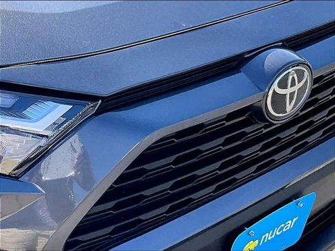 Used 2025 Toyota RAV4 XLE AWD/4WD image 32