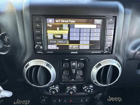 Used 2013 Jeep Wrangler Unlimited Sahara w/ Connectivity Group image 27