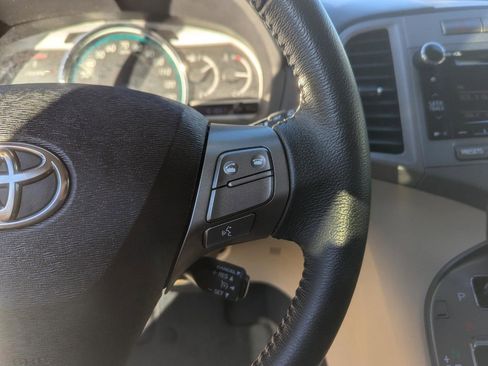 Used 2012 Toyota Venza XLE image 17