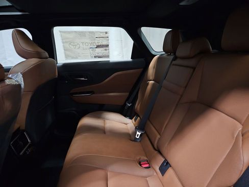 New 2025 Toyota Crown Signia image 23