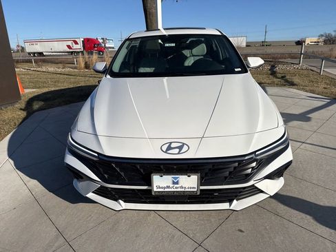 New 2025 Hyundai Elantra Limited w/ Cargo Package image 11