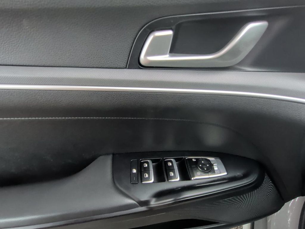Used 2022 Kia K5 GT-Line FWD image 12