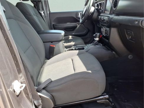 Used 2023 Jeep Gladiator Sport AWD/4WD image 13