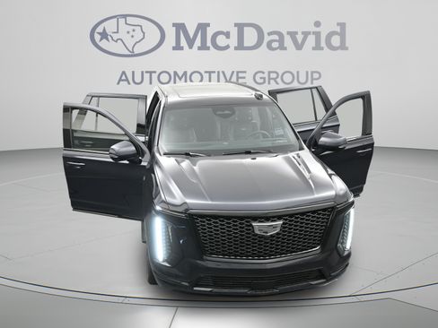 Used 2026 Cadillac Escalade Platinum Sport w/ LPO, ONYX Package AWD/4WD image 42
