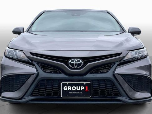 Used 2023 Toyota Camry SE image 4