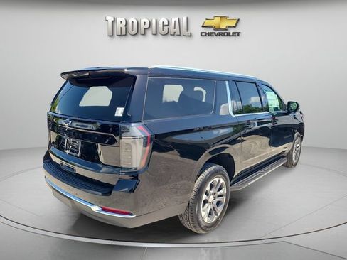 New 2026 Chevrolet Suburban LT w/ Comfort Package RWD image 5