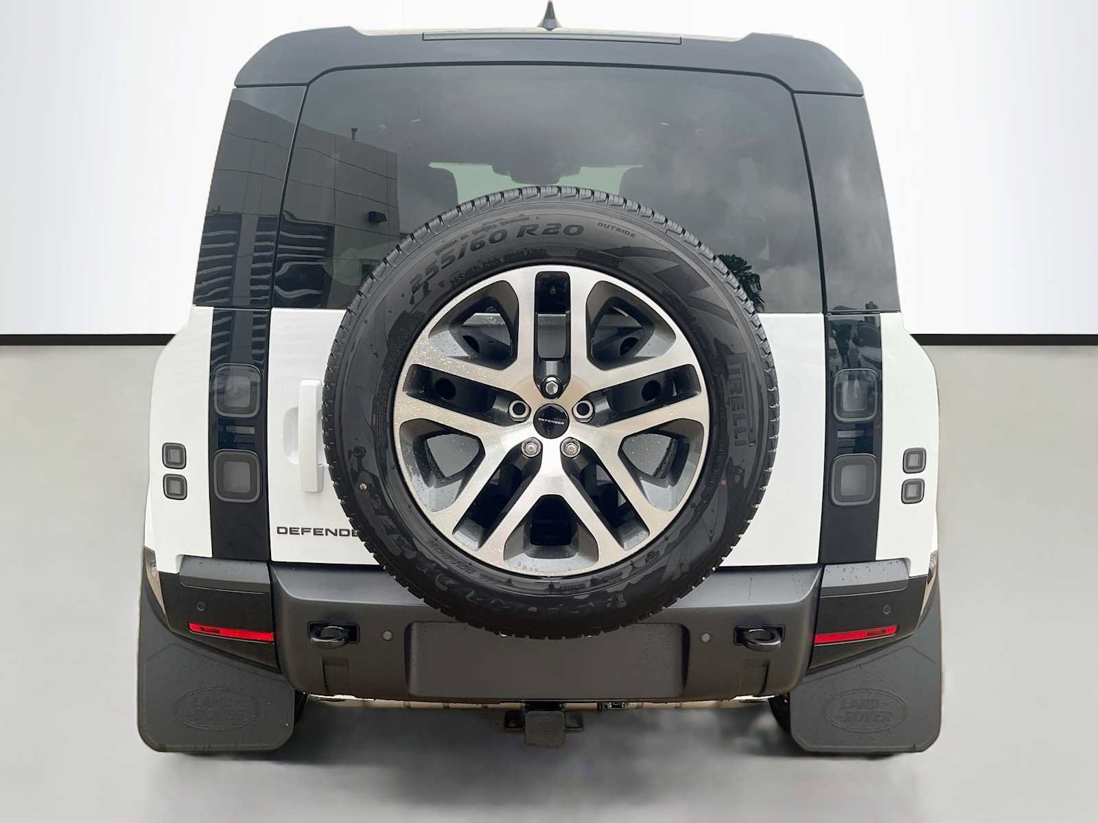 Used 2026 Land Rover Defender 110 X-Dynamic SE AWD/4WD image 4