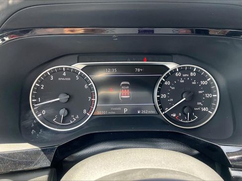 Used 2024 Nissan Pathfinder SL w/ Lighting Package (N92) FWD image 25