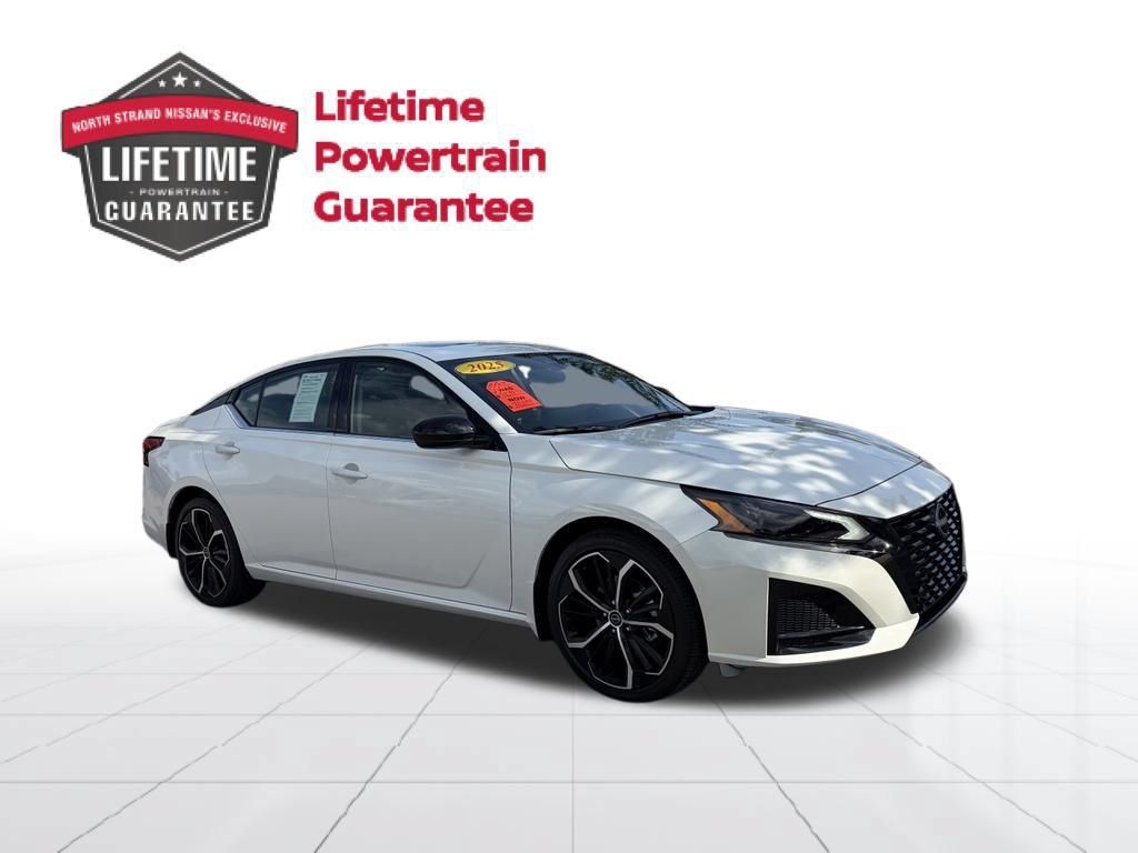 Certified 2025 Nissan Altima 2.5 SR w/ SR Premium Package FWD image 10