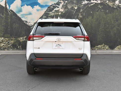 Used 2024 Toyota RAV4 XLE AWD/4WD image 10
