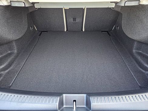 New 2025 Mercedes-Benz C 300 4MATIC Sedan image 12