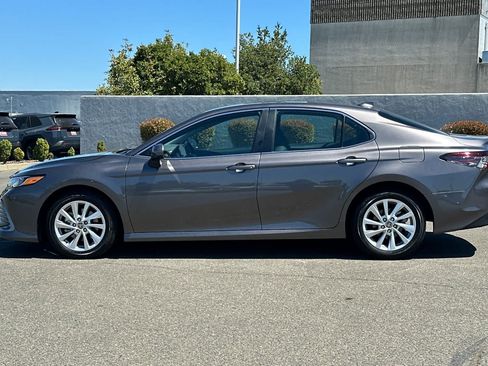 Used 2023 Toyota Camry LE FWD image 9
