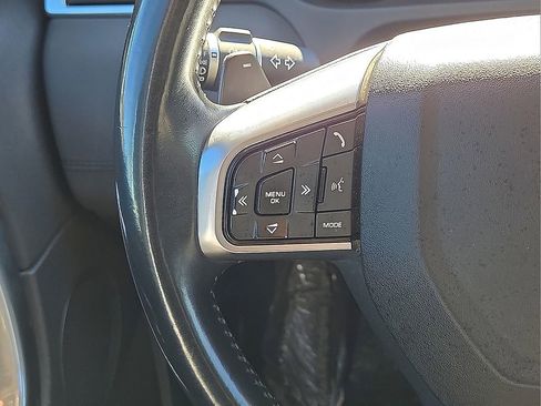 Used 2017 Land Rover Discovery Sport SE image 19