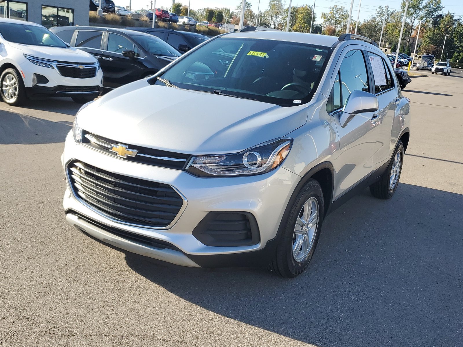 Used 2020 Chevrolet Trax LT w/ LT Convenience Package FWD image 2