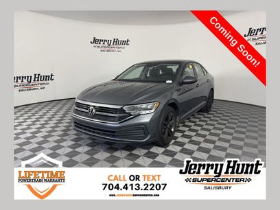 Used 2023 Volkswagen Jetta SE w/ Panoramic Sunroof Package