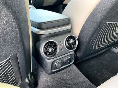 Used 2018 Kia Stinger GT2 image 30