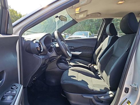 Used 2019 Nissan Kicks SV FWD image 13