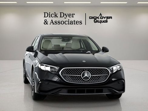 Used 2025 Mercedes-Benz E 350 Sedan image 34