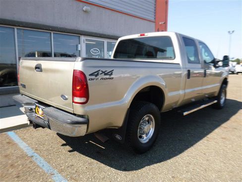 Used 2000 Ford F250 Lariat image 3