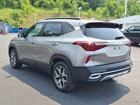 Used 2023 Kia Seltos EX AWD/4WD image 4