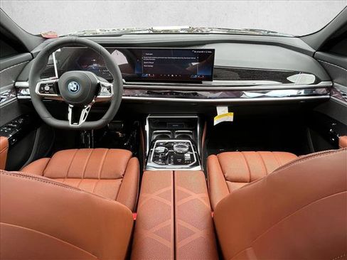 New 2025 BMW i7 xDrive60 w/ Executive Package image 16