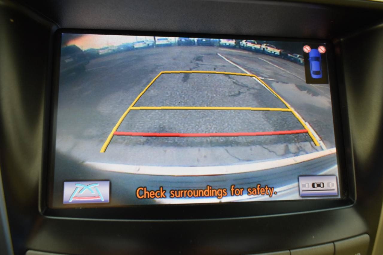 Used 2013 Lexus LX 570 4WD w/ Luxury Pkg image 19
