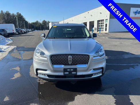 Used 2022 Lincoln Aviator Reserve w/ Equipment Group 201A image 2