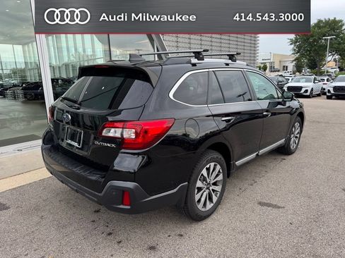 Used 2018 Subaru Outback 2.5i Touring w/ Popular Package #3 AWD/4WD image 4