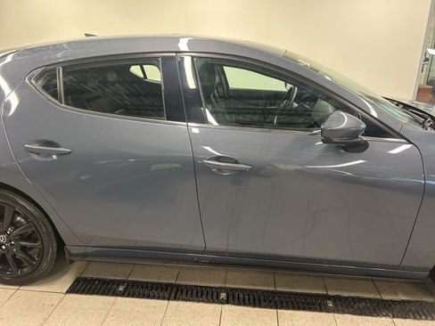 Used 2021 MAZDA MAZDA3 s image 8