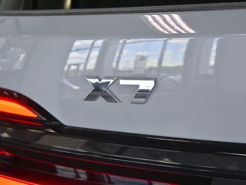 New 2025 BMW X7 M60i w/ Executive Package image 4