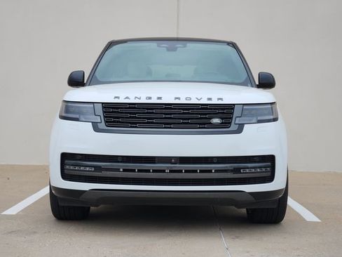 Used 2025 Land Rover Range Rover SE AWD/4WD image 2