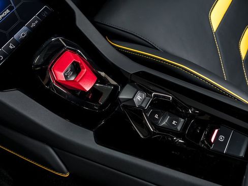 Used 2023 Lamborghini Huracan EVO image 29