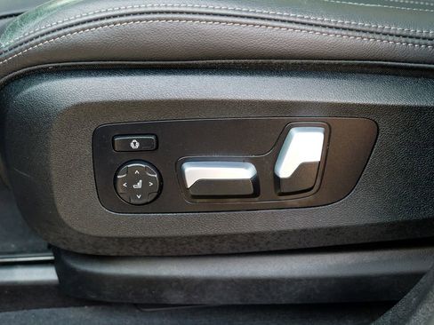 Used 2021 BMW X6 xDrive40i w/ Convenience Package image 26