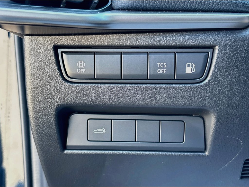 Certified 2024 MAZDA CX-90 Plug-In Hybrid w/ Preferred AWD/4WD image 10