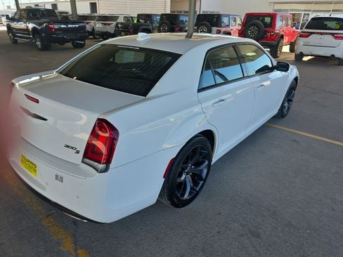 Used 2021 Chrysler 300 S image 5
